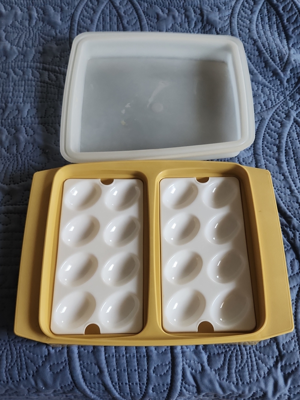 Lot Of 2 Harvest Gold Vintage Tupperware Containers Deviled Egg/Divided Deli - Picture 6 of 8